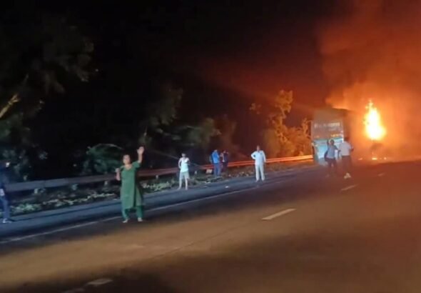 1200-675-27705158-thumbnail-16x9-busfire